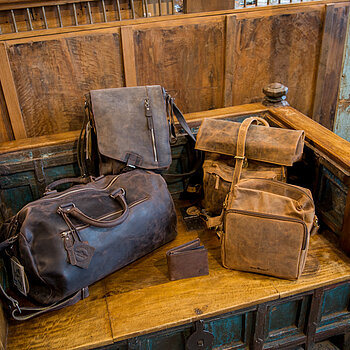 Taschen & Lederwaren | 20 - 300,- € | Von der Geldbörse, über Handtaschen bis zur großen Schultasche, Reisetasche oder stylischem Rucksack